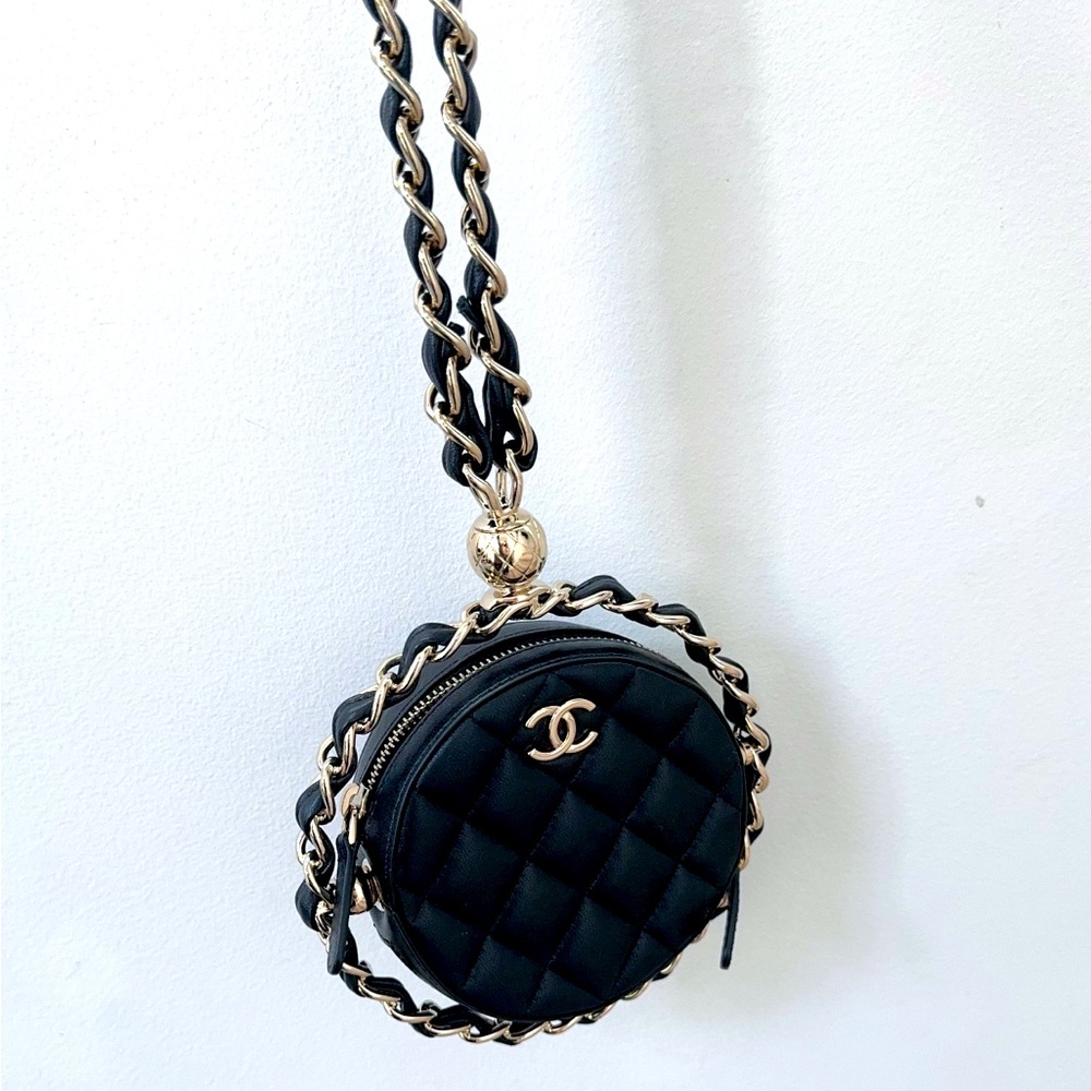 CHANEL  Quilted Chain Round Mini Clutch Bag